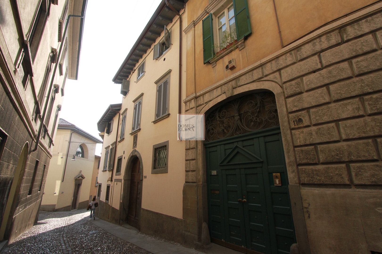 Via Sant Alessandro Alta Bergamo Quadrilocale In Vendita Con Possibilita Box Domus Elena Immobiliare Bergamo